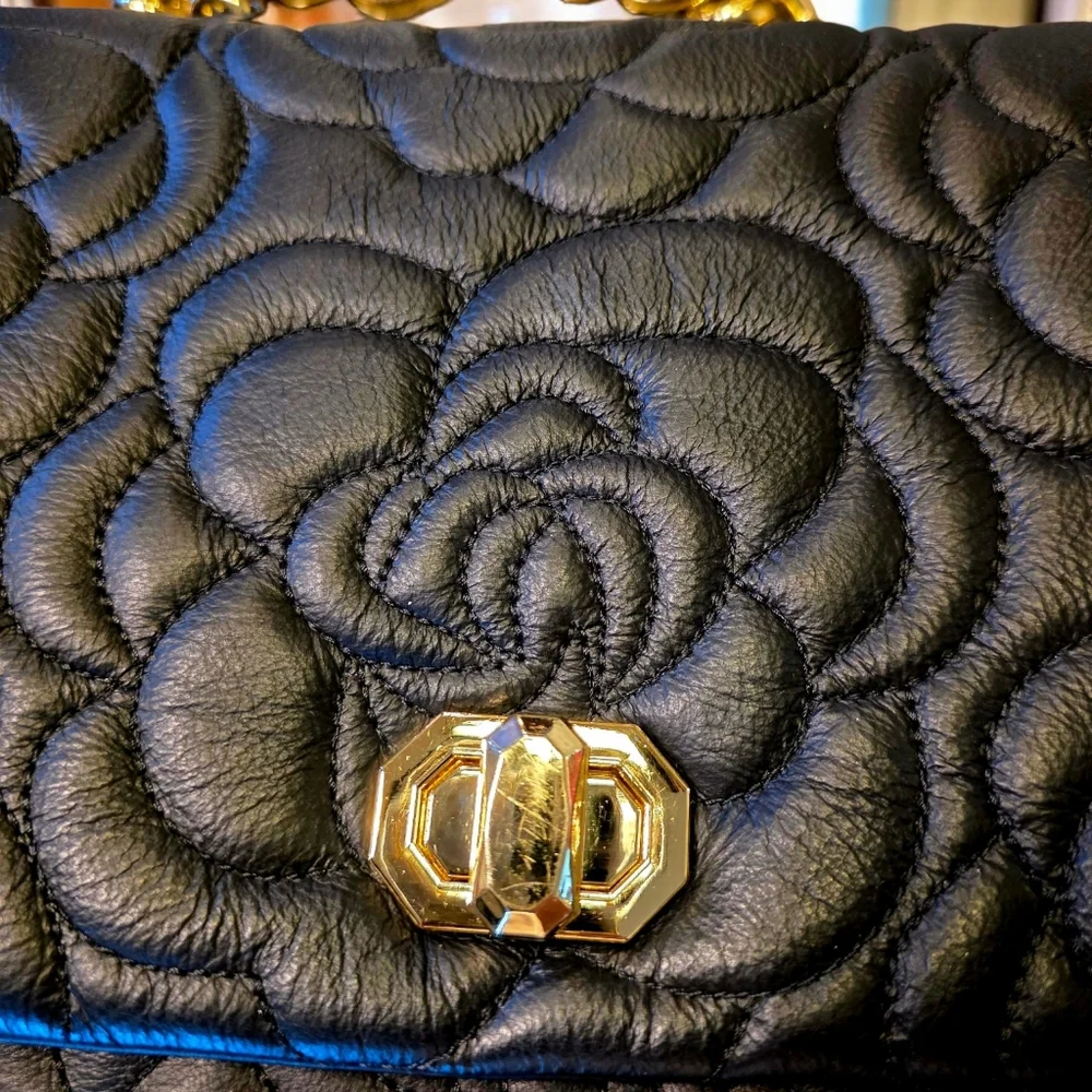 SALE!! Anna Paola Genuine Leather Black Rose Handbag - Picture 4 of 10